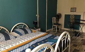 Grande Chambre Chez L'Habitant En Hyper Centre Ville